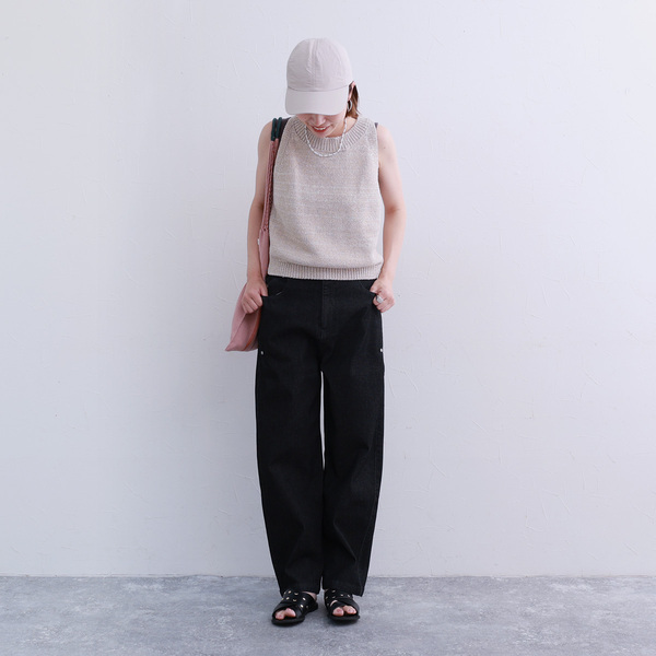 デニム好きが思わず唸る。“新感覚の軽やかさ”をスタッフ3名が体験してみました[PR]