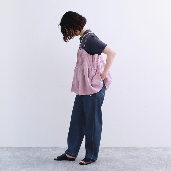 デニム好きが思わず唸る。“新感覚の軽やかさ”をスタッフ3名が体験してみました[PR]