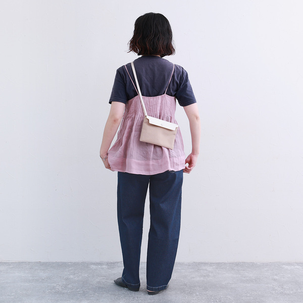 デニム好きが思わず唸る。“新感覚の軽やかさ”をスタッフ3名が体験してみました[PR]