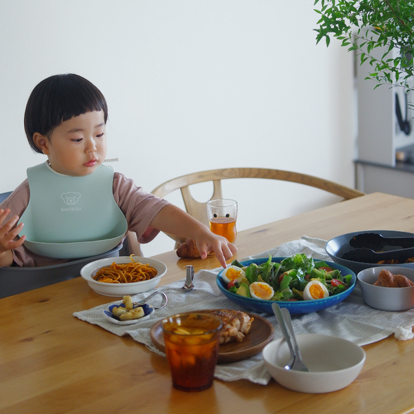 ユニバーサルデザインの“すくいやすい器”で、スプーン食べの一歩を[PR]