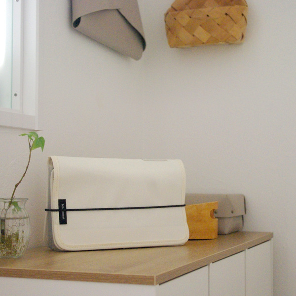 ふるさと納税や年末調整の書類収納にも◎。仕分け上手な「書類収納ケース」で申請をスムーズに。[PR]