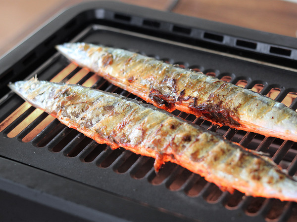 おうち焼き肉の“煙モクモク＆ニオイ”をグッと減らせる！「超少煙グリル」[PR]