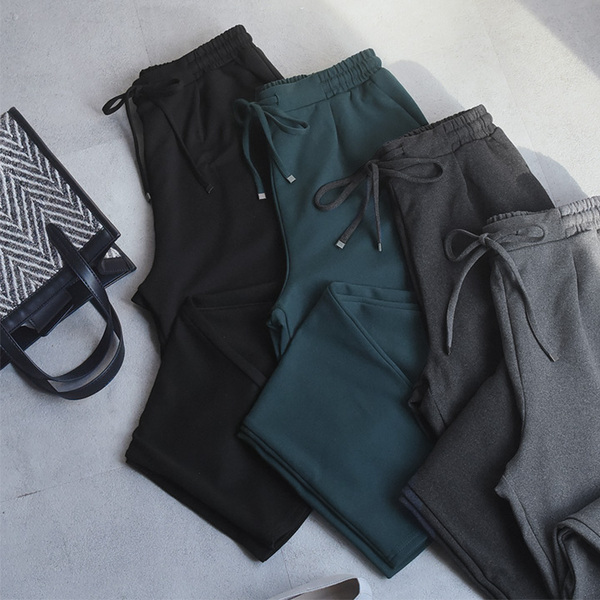 あの「リラパン」が帰ってきた！“楽ちんキレイ”を叶える人気者パンツのスタッフ着回しレポ[PR]