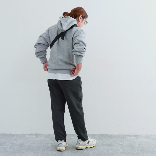 あの「リラパン」が帰ってきた！“楽ちんキレイ”を叶える人気者パンツのスタッフ着回しレポ[PR]