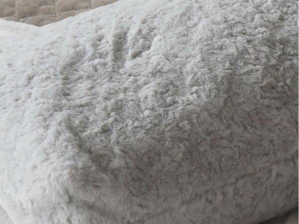 あの布団収納ケースに新素材、ふわもこボアの『くるくるファー』誕生！秋冬インテリアにぴったりのラグも一緒に新登場[PR]