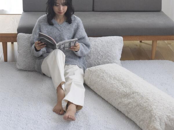 あの布団収納ケースに新素材、ふわもこボアの『くるくるファー』誕生！秋冬インテリアにぴったりのラグも一緒に新登場[PR]