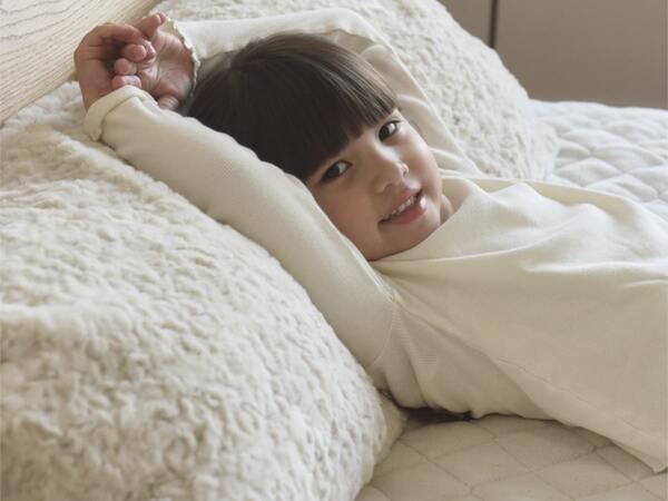 あの布団収納ケースに新素材、ふわもこボアの『くるくるファー』誕生！秋冬インテリアにぴったりのラグも一緒に新登場[PR]