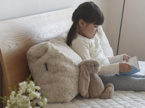 あの布団収納ケースに新素材、ふわもこボアの『くるくるファー』誕生！秋冬インテリアにぴったりのラグも一緒に新登場[PR]