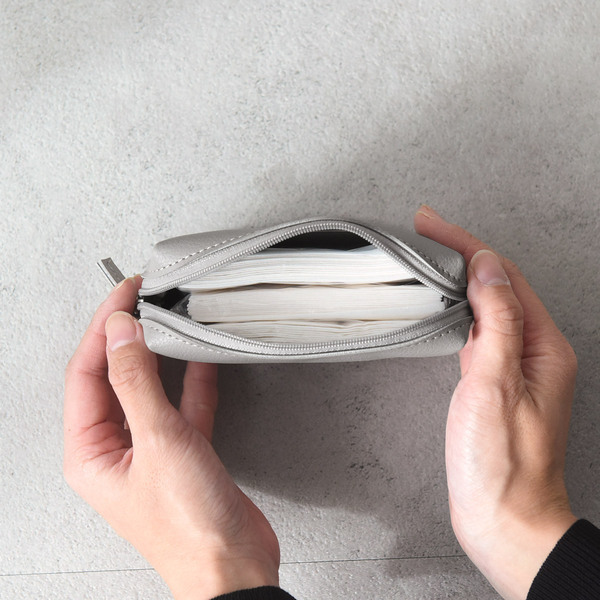 身だしなみのモチベUPに毎日使いたい、機能派きれいめフェイクレザーポーチ3選[PR]