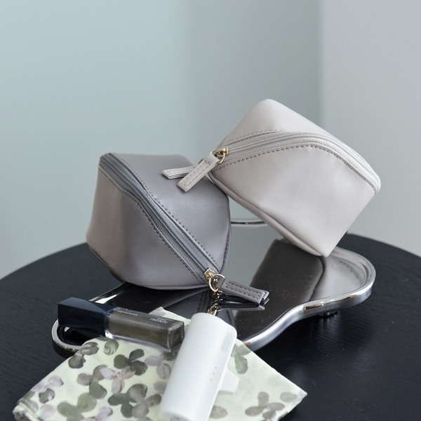 身だしなみのモチベUPに毎日使いたい、機能派きれいめフェイクレザーポーチ3選[PR]