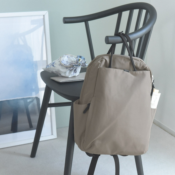 きれいめリュックからミニトートまで。日々のモチベーションを上げてくれる、新作バッグ5選！[PR]