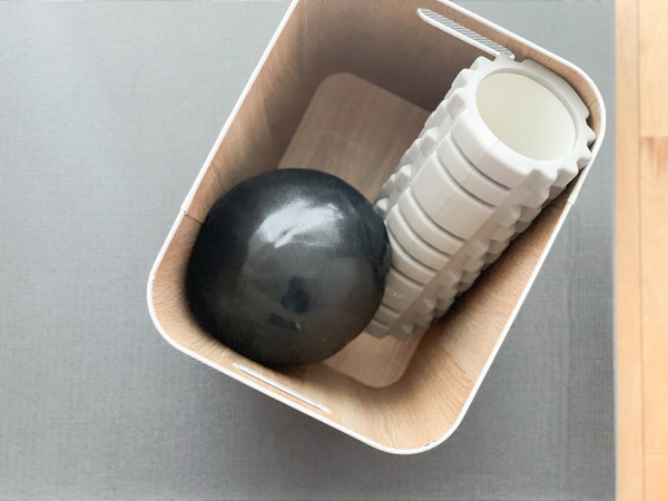 リビングの一角に置くと自然と荷物が片付く「キャスター付き収納ワイドタイプ」[PR]