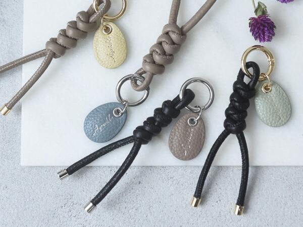 【検証】Agreable牛革チャームはどんなバッグにも合うのか！？スタッフが私物バッグで試してみました[PR]