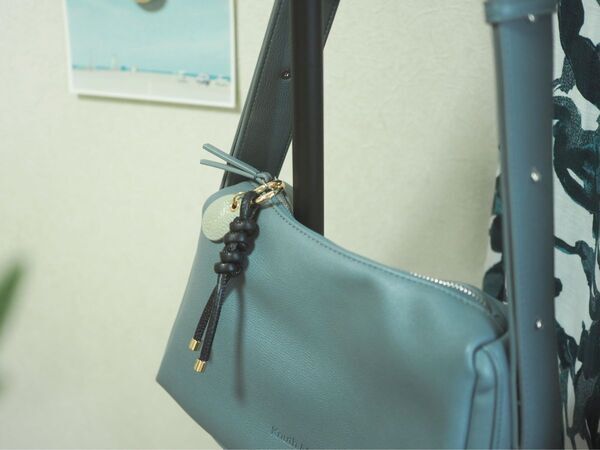 【検証】Agreable牛革チャームはどんなバッグにも合うのか！？スタッフが私物バッグで試してみました[PR]