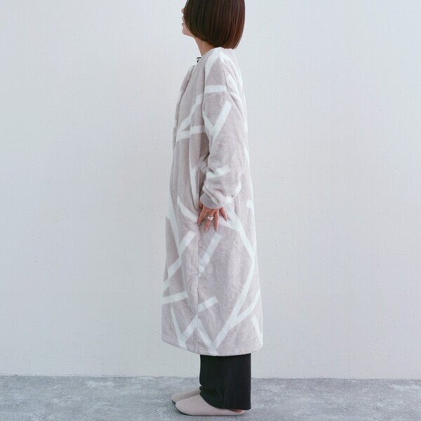 今年も『着る毛布』の季節がやってきた！身長さまざまスタッフ4名のサイズ診断レポ[PR]