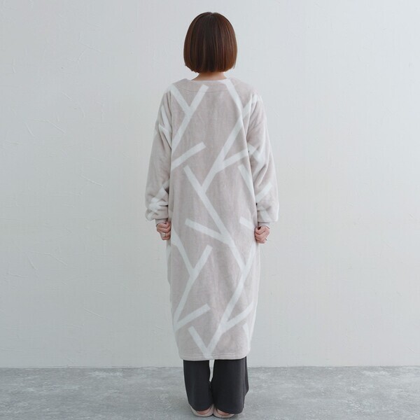 今年も『着る毛布』の季節がやってきた！身長さまざまスタッフ4名のサイズ診断レポ[PR]