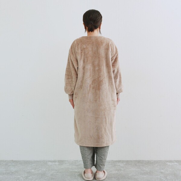 今年も『着る毛布』の季節がやってきた！身長さまざまスタッフ4名のサイズ診断レポ[PR]