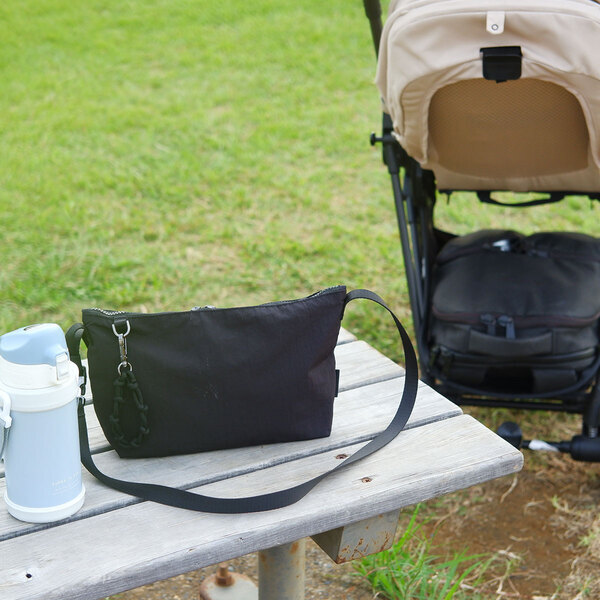 バッグの“ダブル持ち”で子連れ外出が快適に。ママに嬉しいミニショルダー[PR]