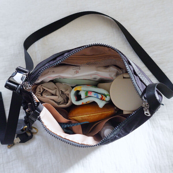 バッグの“ダブル持ち”で子連れ外出が快適に。ママに嬉しいミニショルダー[PR]