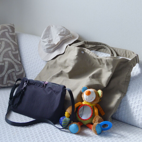 バッグの“ダブル持ち”で子連れ外出が快適に。ママに嬉しいミニショルダー[PR]