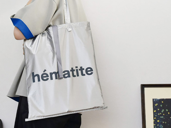 難しいテク不要“垢抜け見え”を叶える「メタリックバッグ」[PR]