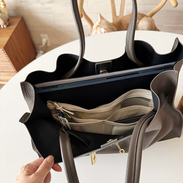 ポケット少なめバッグの救世主！ごちゃつく小物がまとまる『メッシュバッグインバッグ』のスタッフ愛用レポ[PR]