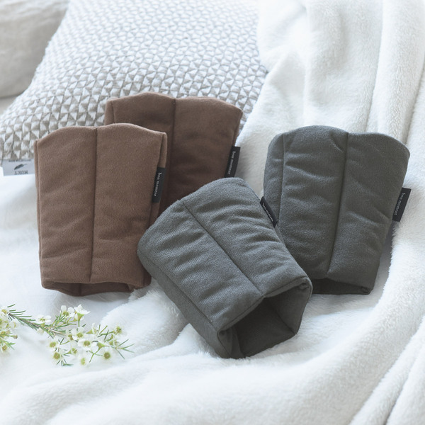 冷え性を救うNEW温活アイテム！ハイテク素材でポカポカ保温「足首ふとん」[PR]