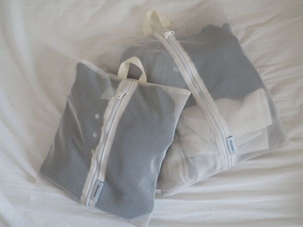 面倒な後片付けが一手間減る！「洗濯ネットになる衣類ポーチ」で旅行後の荷ほどきが快適に[PR]
