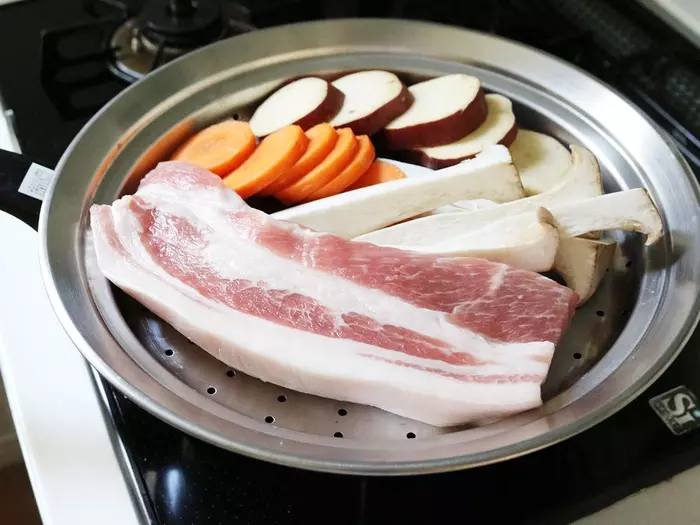 “蒸し器”で料理の幅がぐっと広がる!おうちのフライパンや鍋で本格蒸し料理をはじめよう
