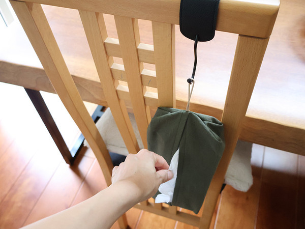 実用性と見栄えも拘りたい。フェイクレザーがスタイリッシュな「新感覚のS字フック」。[PR]