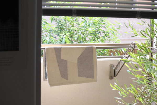 アートな玄関マットで、目指すは『第一印象から洒落見えハウス』インテリア好きスタッフはこの柄を選びました！[PR]