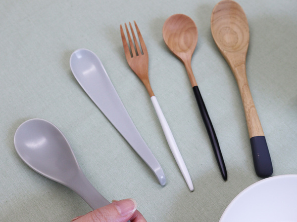 食欲の秋にスプーン大特集！「選びたいのは天然木？陶器？」担当バイヤーに聞いてみた【全4種類】の使い心地[PR]