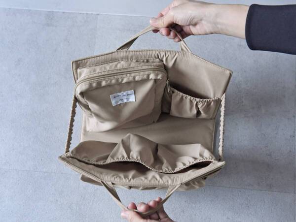 ただのトートが多機能マザーズバッグに変身！ママのための究極バッグインバッグが誕生[PR]