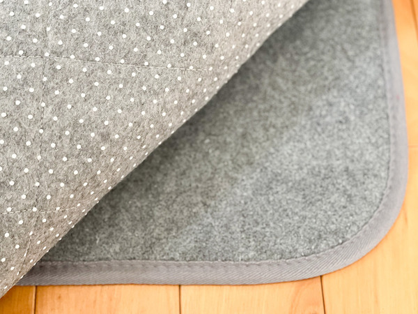 冬用ラグに模様替え。お部屋がもっと好きになる、bon momentの「うっとりなめらかパフ キルトラグ」[PR]