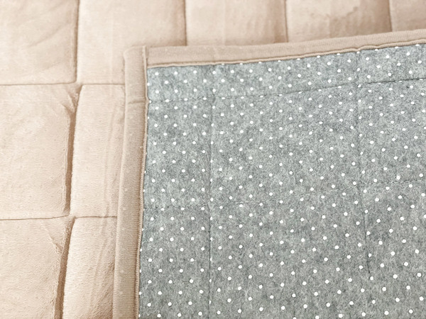 冬用ラグに模様替え。お部屋がもっと好きになる、bon momentの「うっとりなめらかパフ キルトラグ」[PR]