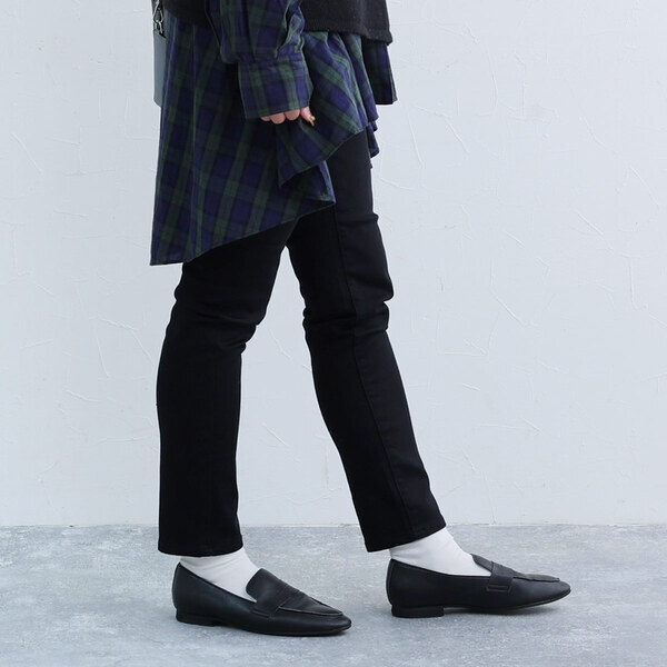 リピーターさん御用達、裏パウダー起毛の「あったかスリムパンツ」スタッフ3人の着用レポート[PR]