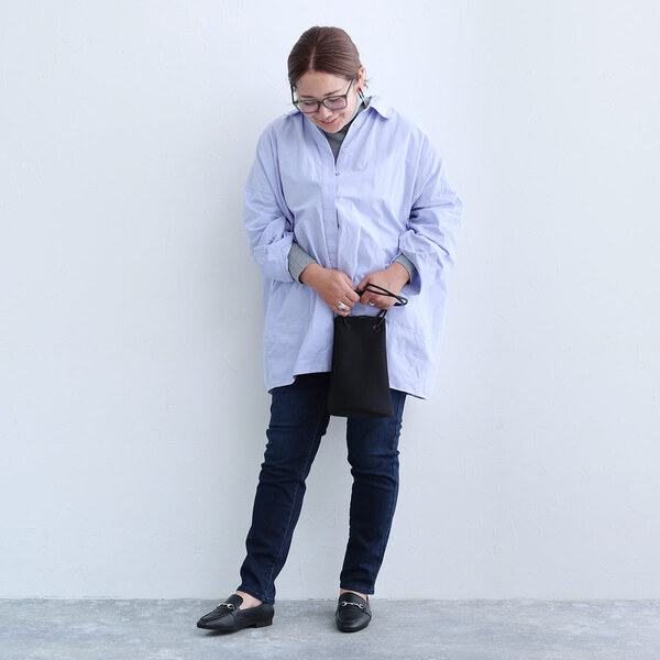 リピーターさん御用達、裏パウダー起毛の「あったかスリムパンツ」スタッフ3人の着用レポート[PR]