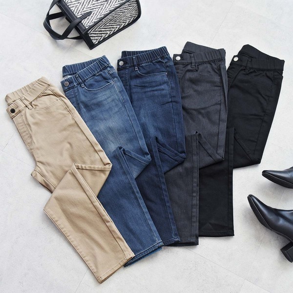 リピーターさん御用達、裏パウダー起毛の「あったかスリムパンツ」スタッフ3人の着用レポート[PR]