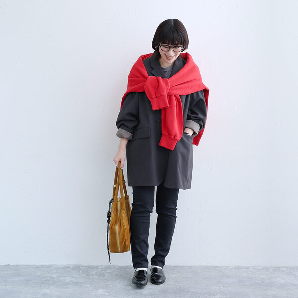 リピーターさん御用達、裏パウダー起毛の「あったかスリムパンツ」スタッフ3人の着用レポート[PR]