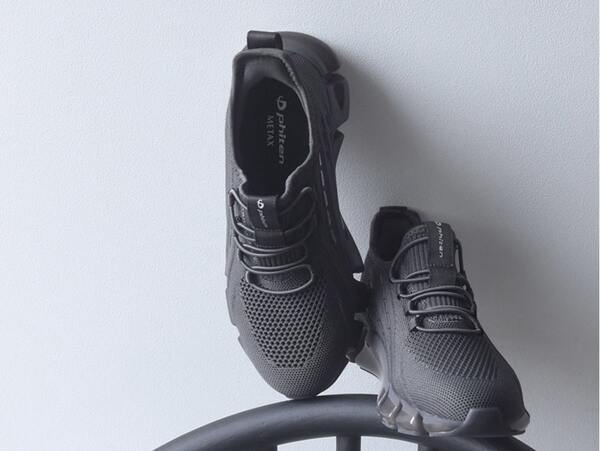 疲れにくい靴３連発！歩きっぱなしのバイヤー厳選、今年の『すごい靴』はこれ。[PR]