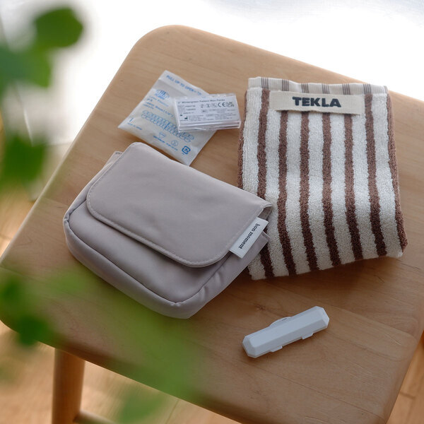 歯列矯正中の方に勧めたい、鏡とポーチがひとつになった「ミラー付きポーチ」[PR]