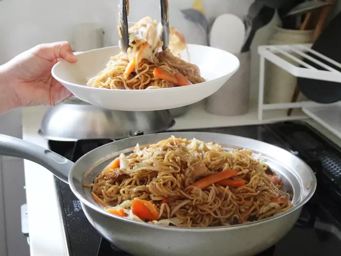 温野菜だけじゃない!焼きそば・パスタからチャプチェまで。蒸し器で簡単「絶品麺」レシピをご紹介