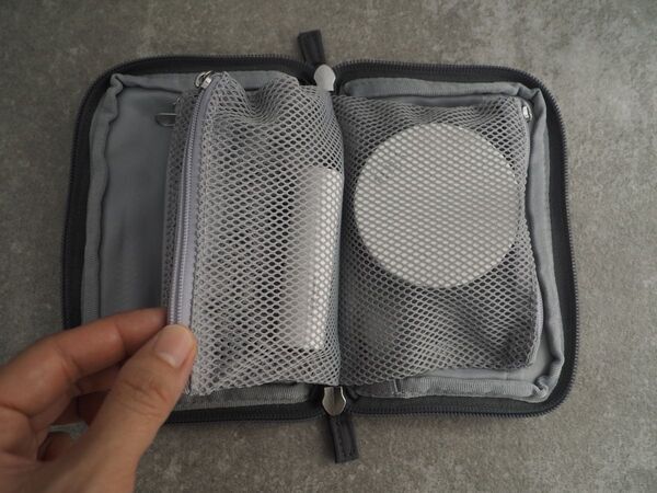 探しやすい手帳型で、小物迷子が解決！「旅上手になれる手帳型ミニポーチ」が、日常使いにもぴったりだった話[PR]