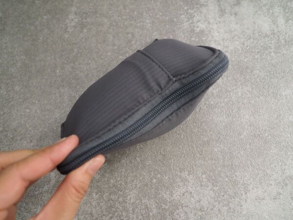 探しやすい手帳型で、小物迷子が解決！「旅上手になれる手帳型ミニポーチ」が、日常使いにもぴったりだった話[PR]