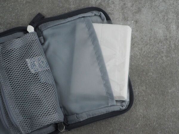 探しやすい手帳型で、小物迷子が解決！「旅上手になれる手帳型ミニポーチ」が、日常使いにもぴったりだった話[PR]