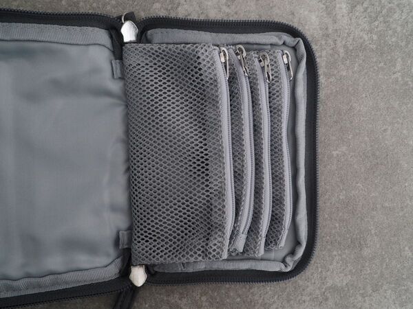 探しやすい手帳型で、小物迷子が解決！「旅上手になれる手帳型ミニポーチ」が、日常使いにもぴったりだった話[PR]