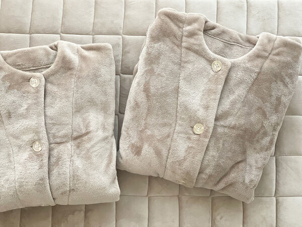 親子でおそろい。冬の部屋着にマイクロファイバー素材の「着る毛布」をプラス。[PR]