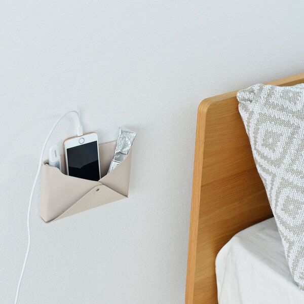 文房具や生活雑貨の出しっぱなしグセ卒業！「マチ付き」お片付けポケット[PR]