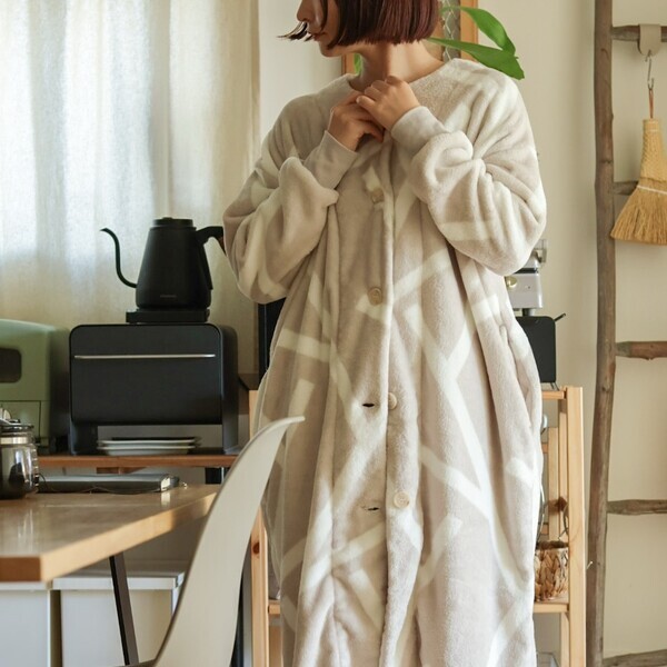 お家の中では寒さ知らず。「着る毛布」と「はく毛布」でインスタグラマーさんも冬支度[PR]