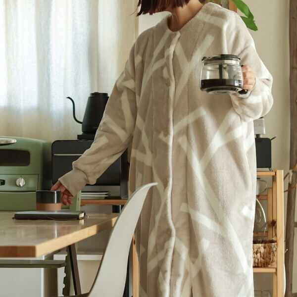 お家の中では寒さ知らず。「着る毛布」と「はく毛布」でインスタグラマーさんも冬支度[PR]